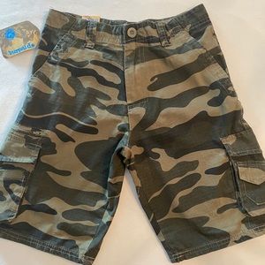 Boys camo cargo shorts 10/12